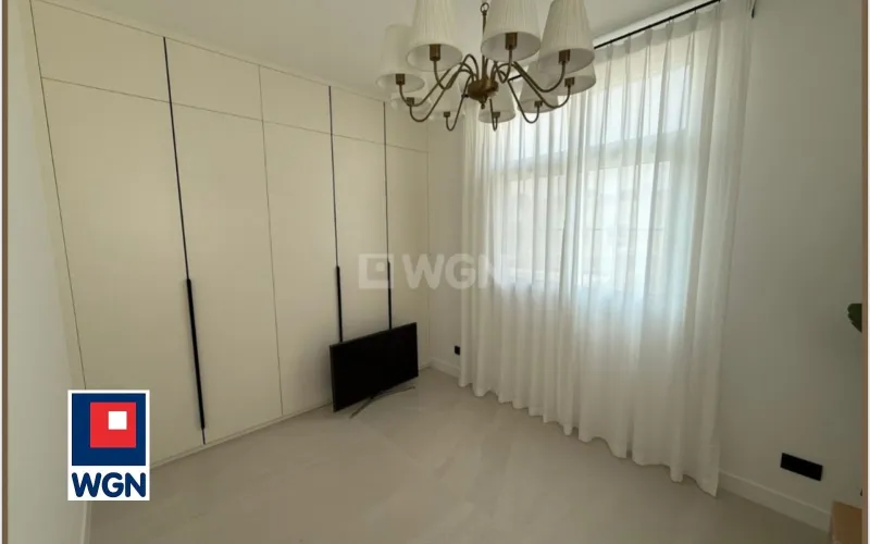 Dom na  sprzedaż Dubaj - Bliźniak po remoncie, nowe meble, wolny, zamknięte osiedle