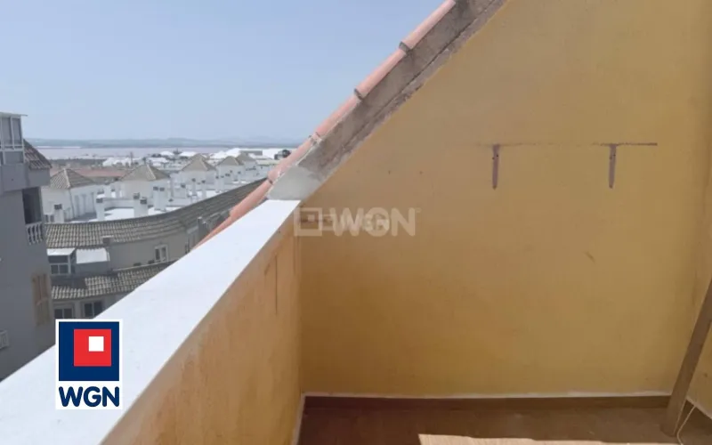Mieszkanie na  sprzedaż Torrevieja - Duży apartament z ładnym tarasem, tylko 150 m od plaży!